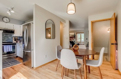 Glenwood Grove - North Iris House | Cozy Boulder Oasis ~ Dog Friendly ~ Close to Park. Great townhouse in Boulder!