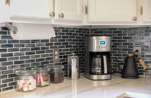 Glenwood Grove - North Iris House | Cozy Boulder Oasis ~ Dog Friendly ~ Close to Park. Great townhouse in Boulder!