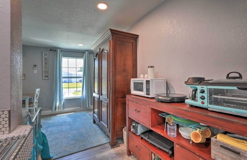Trailer Estates House | Cozy Bradenton Vacation Home - 7 Mi to Beach