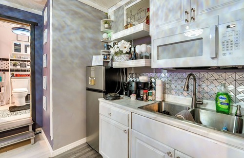 Seffner Community Alliance Apartment | Cozy Brandon Vacation Rental w/Shared Pool!