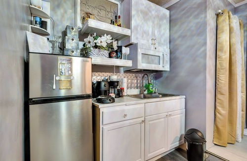 Seffner Community Alliance Apartment | Cozy Brandon Vacation Rental w/Shared Pool!