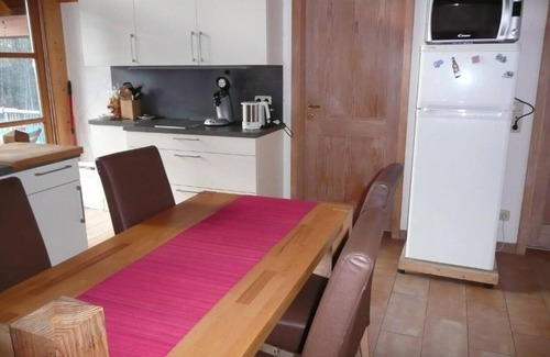 Pegnitz Apartment | Cozy bright large vacation apartment in a wooden house