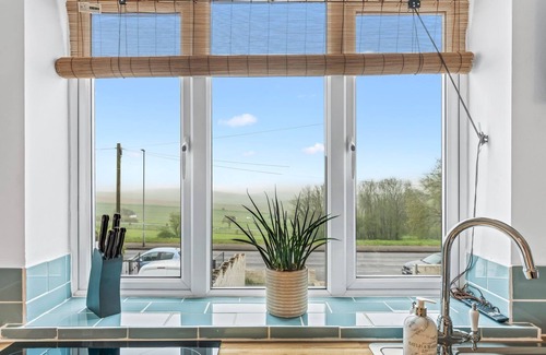 Woodingdean Apartment | Cozy Brighton Escape | Countryside Views & Parking