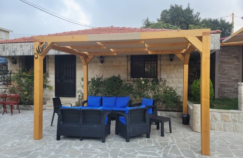 Kfardebian House | Cozy bungalow in adorable Abdelali, swimming pool, barbeque, activities, AC,WiFi