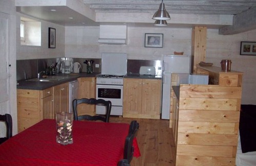 Douchy Cottage | Cozy Countryside Cottage with Spacious Garden – Sleeps 4-5