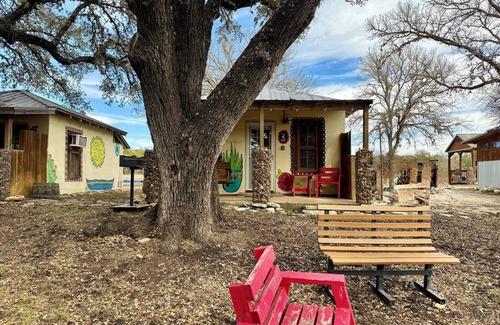 Ingram Cabin | Cozy cabin #3 with WiFi and AC in fabulous Ingram, TX. Guadalupe River