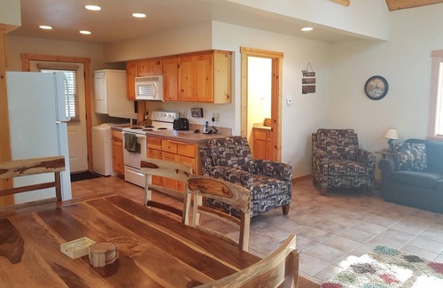 Klamath Falls Cabin | Cozy Cabin by Lake of The Woods, Crater Lake, Ashland, & Other Mountain Lakes