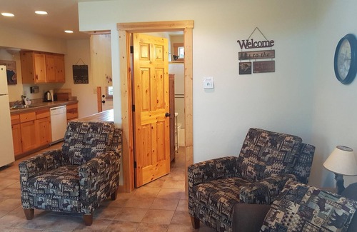 Klamath Falls Cabin | Cozy Cabin by Lake of The Woods, Crater Lake, Ashland, & Other Mountain Lakes