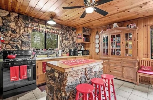 Christopher Creek Cabin | Cozy Cabin by the Creek