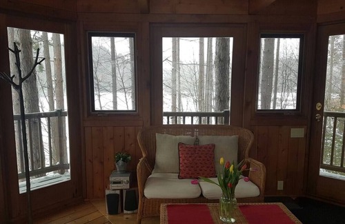 London Bed & Breakfast | Cozy cabin
