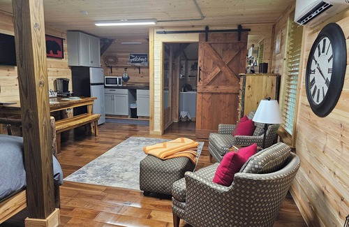 Indian Rock Springs Cabin | Cozy cabin close to white water rafting, ziplining, hiking & Harrah's casino.