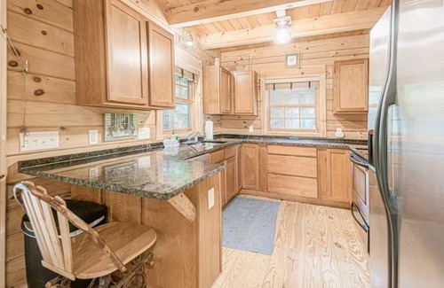 Holland Cottage | Cozy Cabin Getaway with Private Hot Tub & Lake Access in Saugatuck!