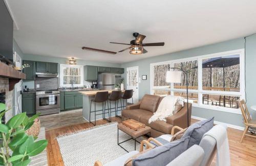 Andersonville House | Cozy Cabin - Hot Tub - State Park - Near Lake