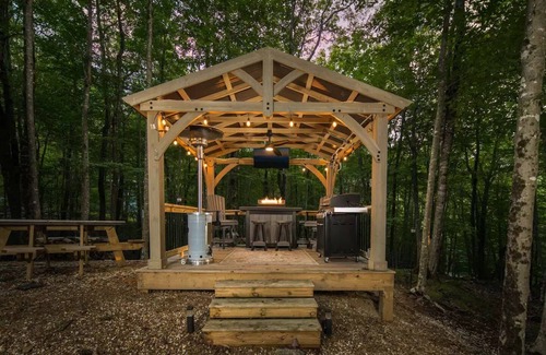 Charter Hills Cabin | Cozy Cabin in Beech Mountain - Fireplace