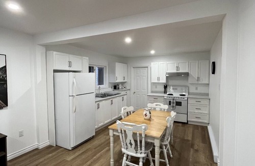 Terra Nova House | Cozy Cabin in Colliers