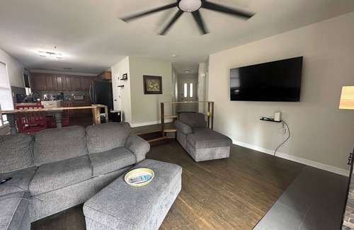 Bella Vista Cabin | Cozy cabin in serene Bella Vista with WiFi and AC