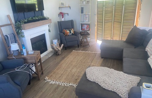 Reddick Cabin | Cozy cabin in serene Reddick with WiFi, AC