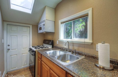 Forestville Cabin | Cozy Cabin near river, wineries, redwoods and ocean.