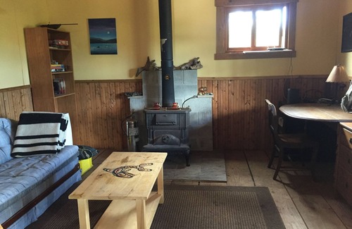 Shawnigan Lake Bed & Breakfast | Cozy Cabin on a small Off Grid Homestead