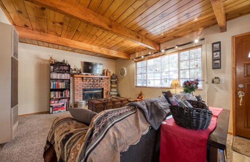 Big Bear Lake House | Cozy Cabin on Elm