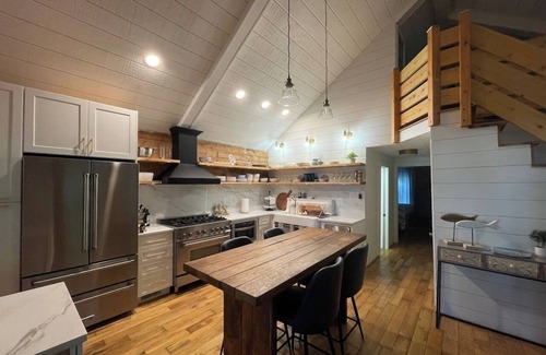 Livingston Cabin | Cozy Cabin on the Cove