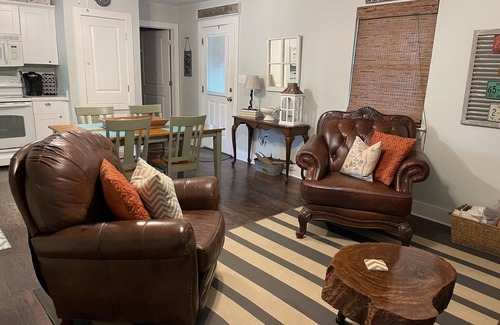 Fairhope Cabin | Cozy Cabin on the River