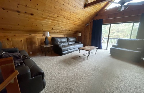 Heber Cabin | cozy cabin perfect to get away in the forest with your whole family .