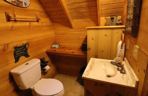 Helen House | Cozy cabin w/fireplace 3 minutes to Helen! #2.