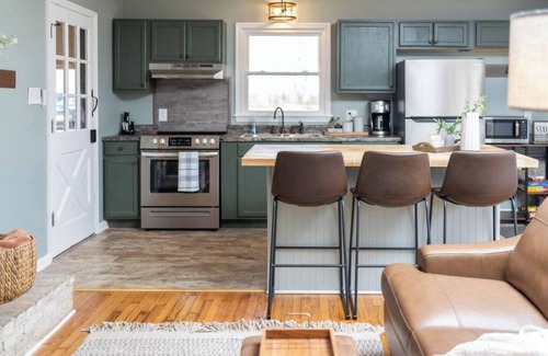 Andersonville House | Cozy Cabin w/Hot Tub | State Park | Near Lake