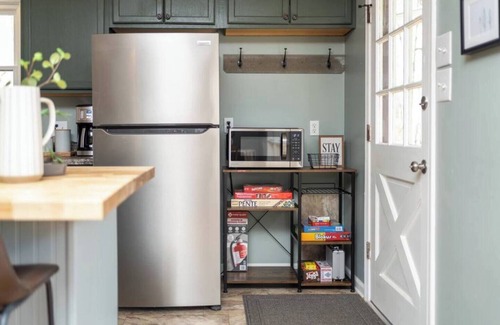 Andersonville House | Cozy Cabin w/Hot Tub | State Park | Near Lake