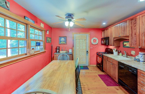 Sky Valley Cabin | Cozy Cabin with Hot Tub, Lake Access, Screened Porch, & Firepit