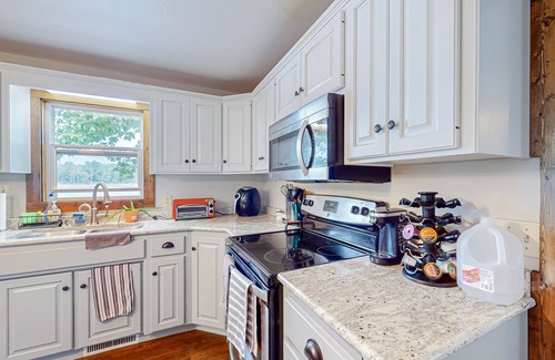 Deerwood Cabin | Cozy cabin with lake access and privacy