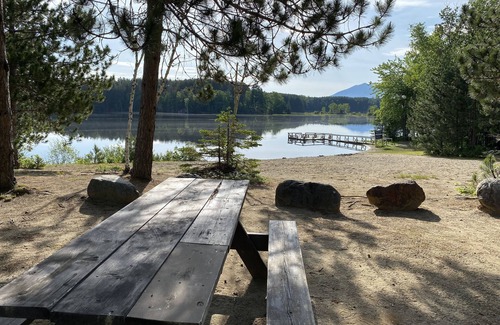 Franklin County Cabin | Cozy Cabin with Mountain Views! 1 mi to Flaggstaff Lake! Hike, boat & swim!