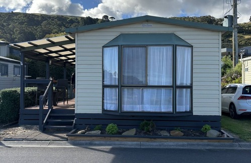 Apollo Bay Cabin | Cozy Cabin with Ocean Views on the Great Ocean Road