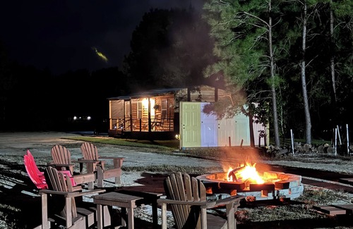 Clarendon Cabin | Cozy Cabin With Screened in Porch and Pond View