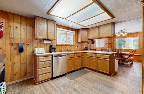 McCall House | Cozy cabin with wood stove, scenic balcony & washer/dryer - near Lake Payette