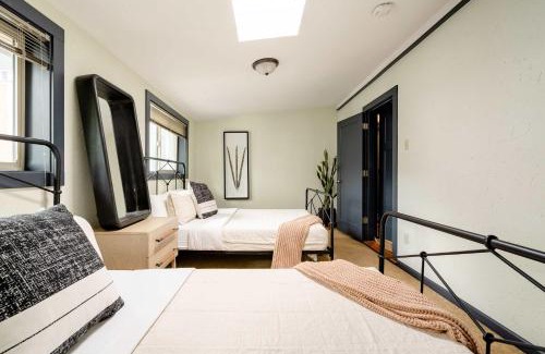 Belmont House | Cozy Calm Vibes in PDX- Near Local Coffee & Food