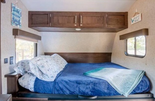 Brooksville RV Rental | Cozy Camp Mermaid