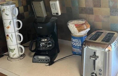 Frankfort RV Rental | Cozy camper, pet friendly close to Frankfort, MI. Near several lakes and rivers.