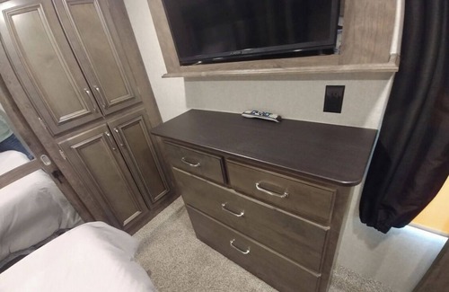 Highlands House | Cozy camper that fits 6!