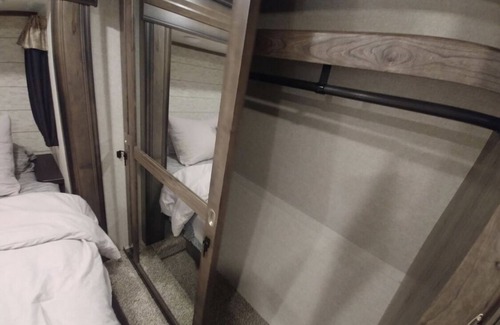 Highlands House | Cozy camper that fits 6!