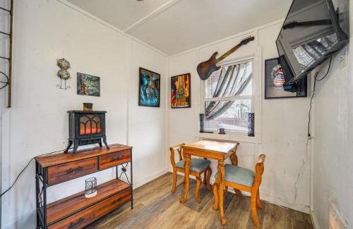 Canyon Lake House | Cozy Canyon Lake Cottage Rental with Private Hot Tub