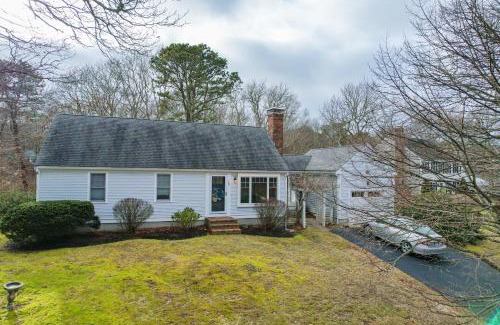 West Barnstable House | Cozy Cape Classic-Central AC&Near Bay Beaches