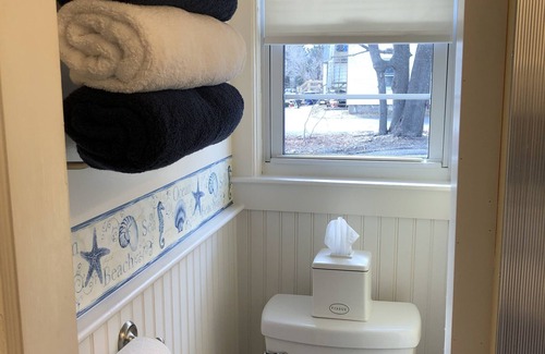 Teaticket Apartment | Cozy Cape Cod Apartment