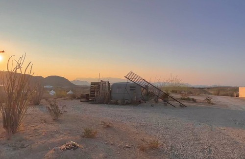 Study Butte-Terlingua House | Cozy caravan in tranquil Terlingua with WiFi, AC