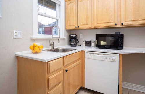 Greeley House | Cozy Carriage House | Walk to UNC | + Free Bikes