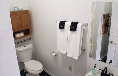 Enterprise Apartment | Cozy & Central 1 BD 1 BA - Heart of Enterprise