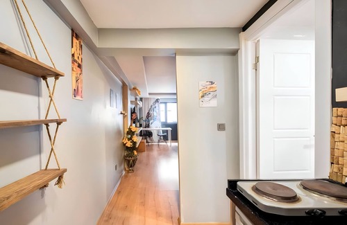 Bomonti Apartment | Cozy Central Flat w/Netflix & Elevator Near Metro 2 minute walking distance