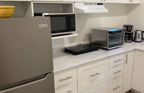 Gordon Head Apartment | Cozy, Centrally located, Urban Oasis