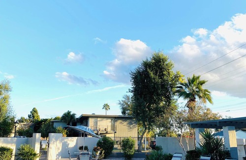 Hacienda Granada Condo | Cozy Centrally Located Condo Pool Petfriendly Phoenix Arcadia